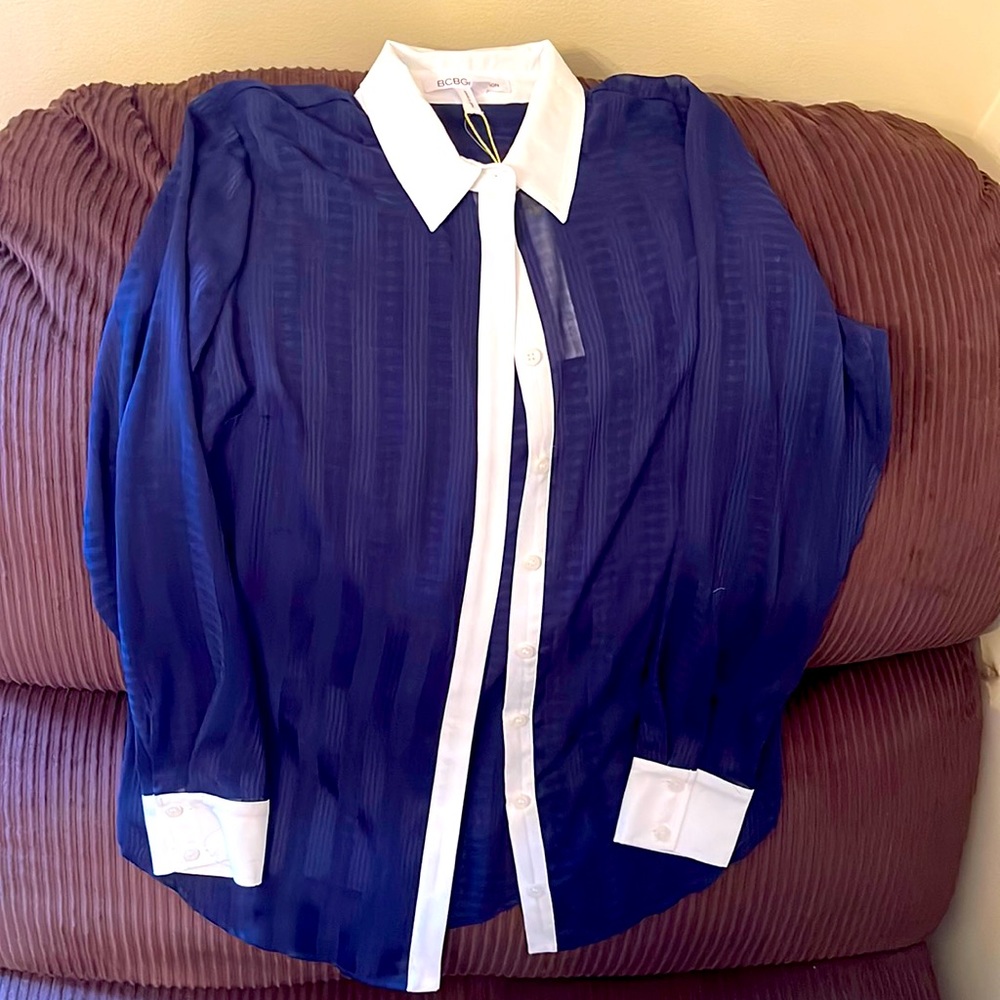 BCBG women’s medium silk navy blue blouse with white trim and detail